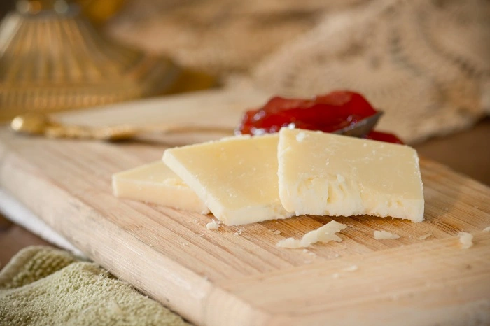 121318_chadthecheeseguy_cheddar_700x450
