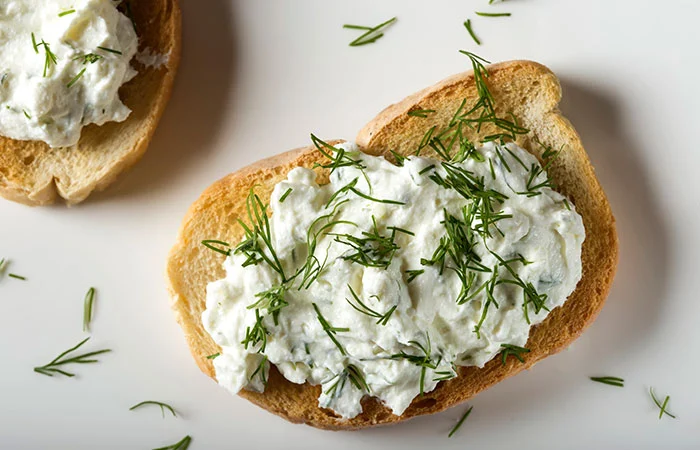 081319 _cottage-college-cheese_750x450_spread-on-toast