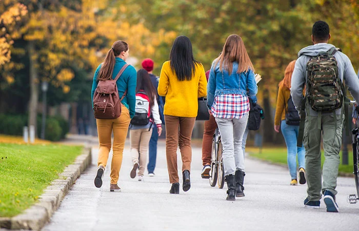 081319 _cottage-college-cheese_750x450_eat-while-walking-to-class